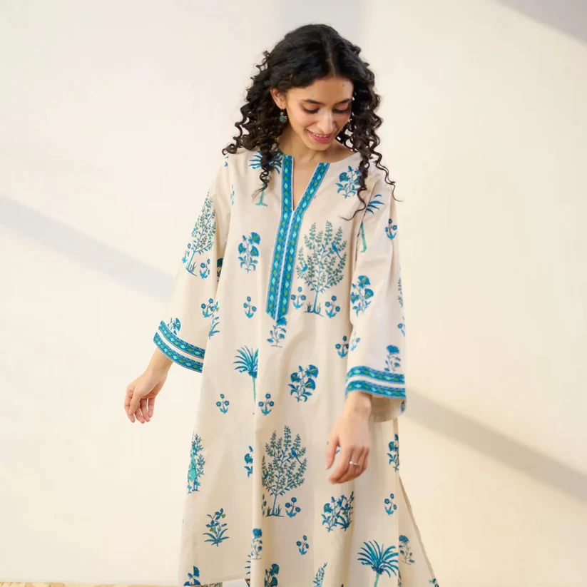 Women’s Beige & Blue Printed Kurta Set with Pants - Image 4