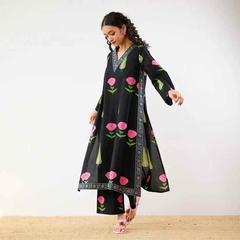 Women’s Black Floral Kurta Set with Pants - Image 4